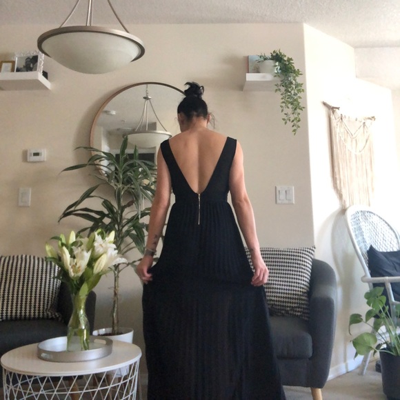 Ya Los Angelos Black gown - Picture 2 of 10